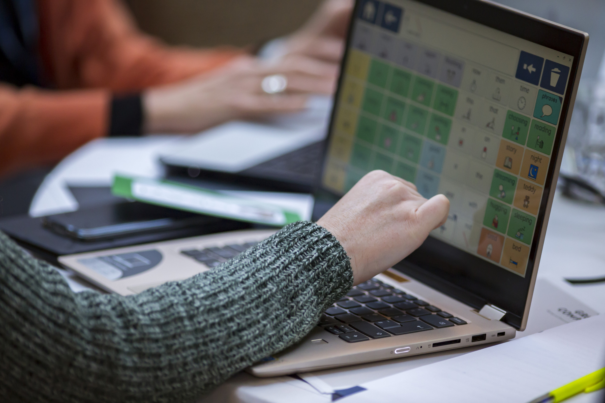 An image of person using Grid on a laptop