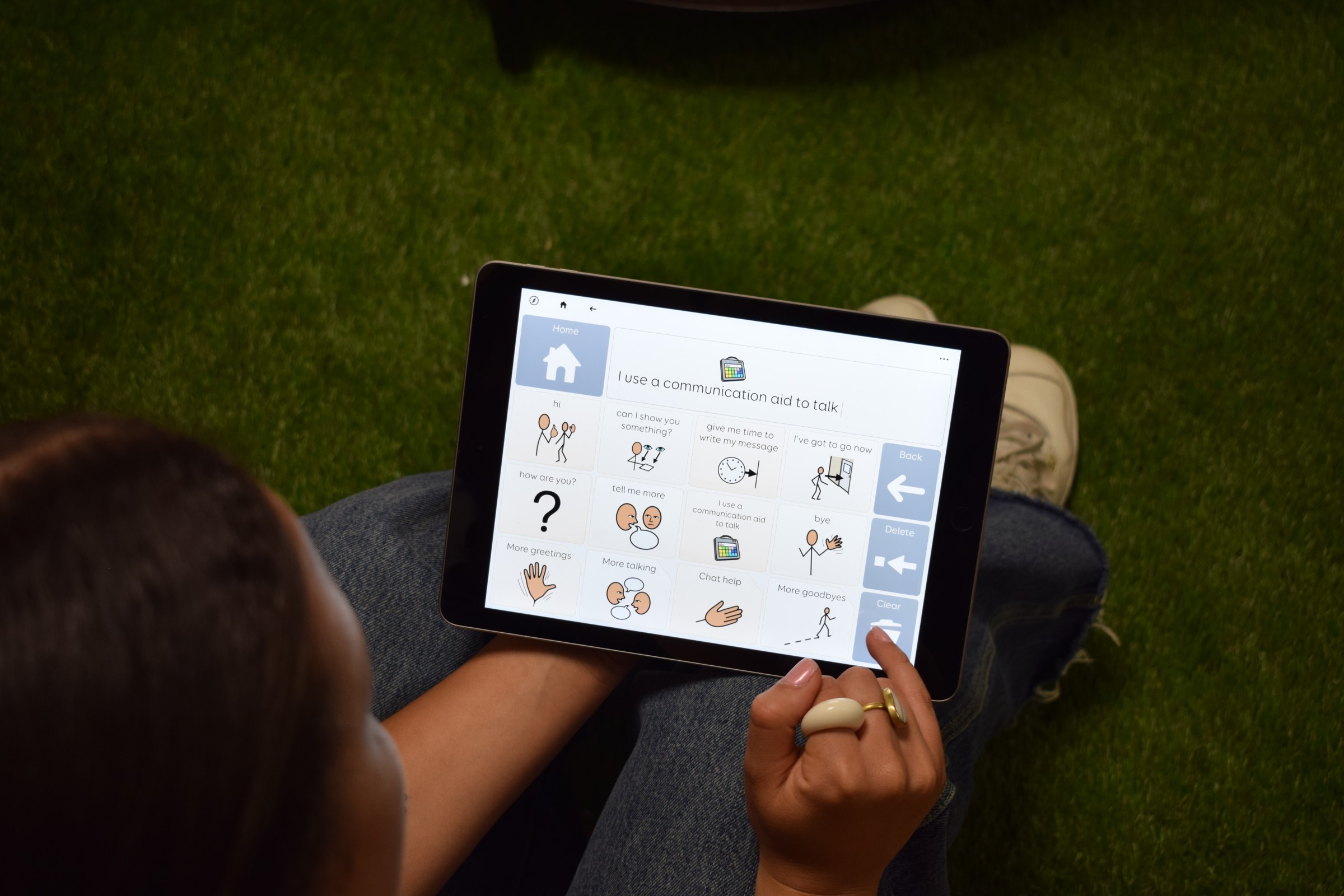 Someone using Grid for iPad.