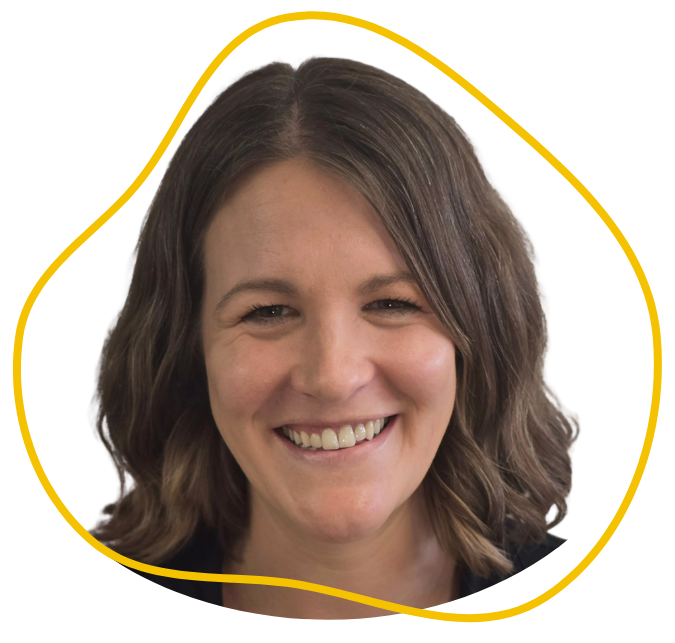 headshot of Samantha with a thin yellow blob shape