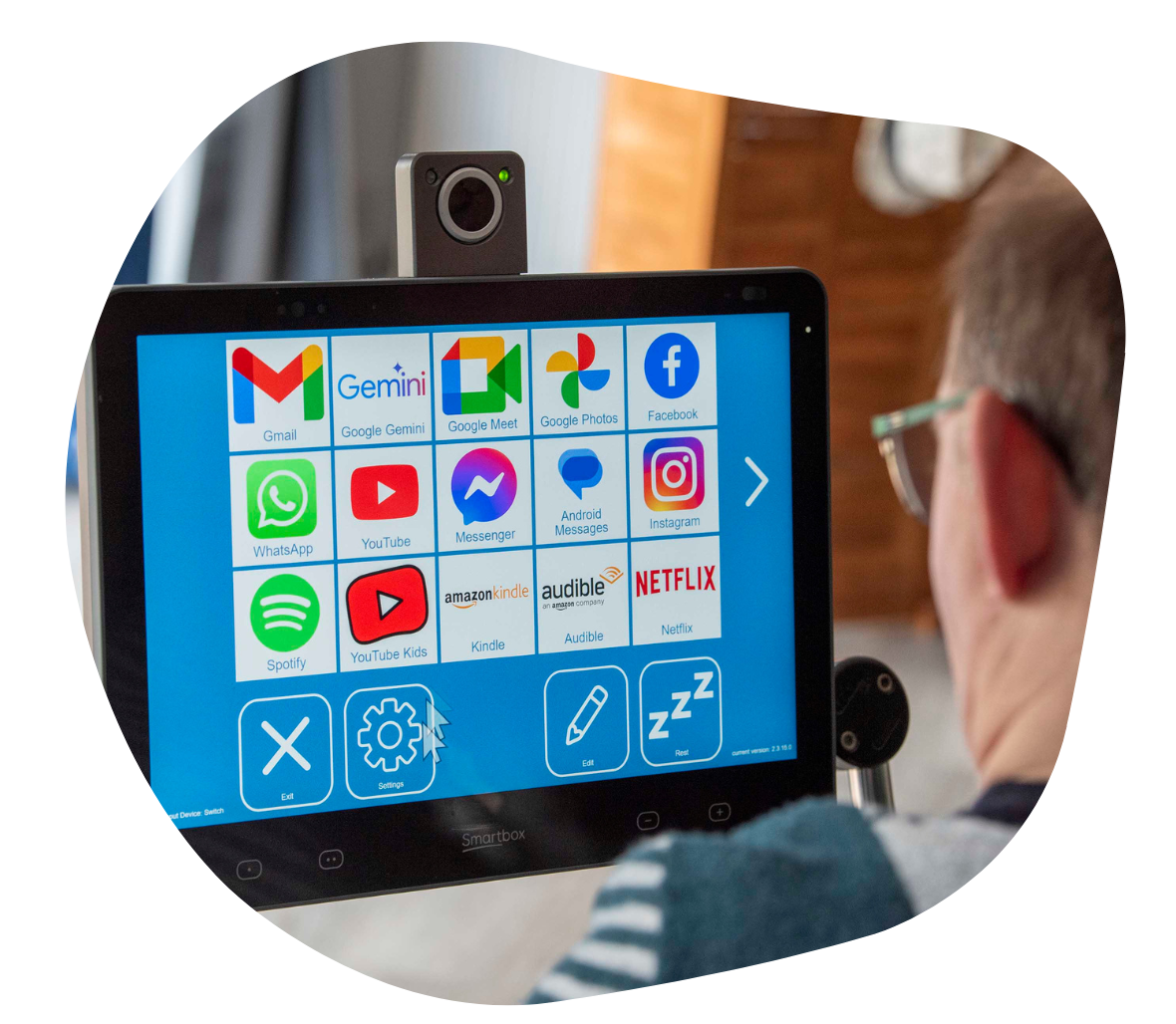 Richard testing out social media apps on his Grid Pad 16.